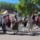 Die Tanzgruppe tanzt mit Besuchern des Maifest 2026 die Sternpolka